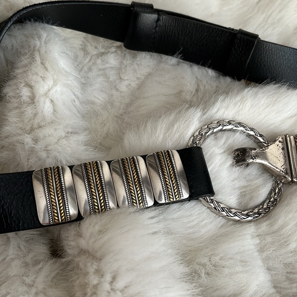 Vintage western leather belt! Solid metal detailing and adjustable! - Picture 2 of 7